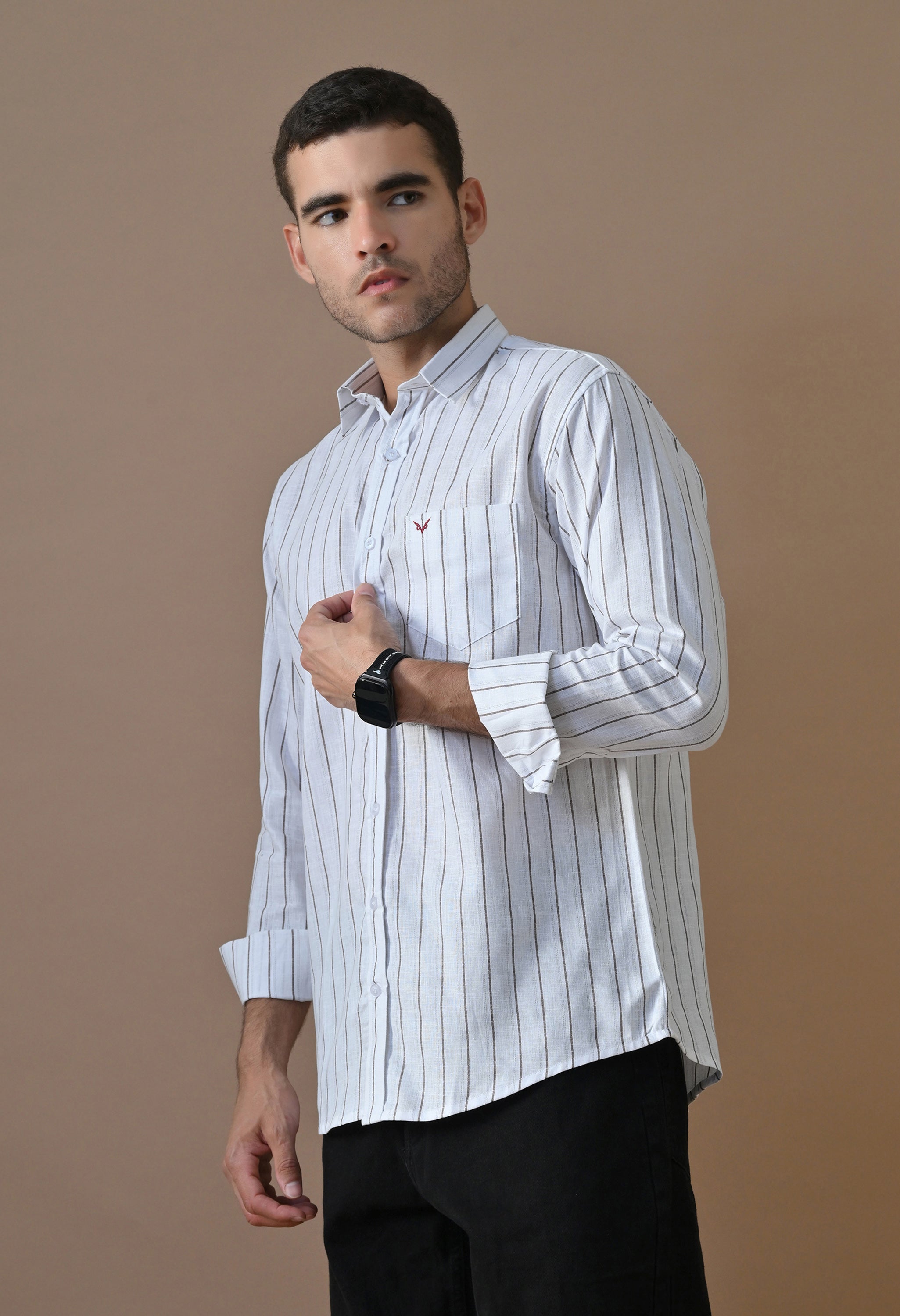 Linear Edge Button-Up