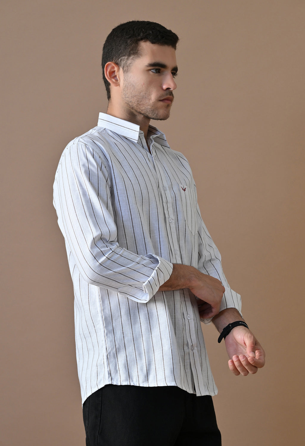 Linear Edge Button-Up